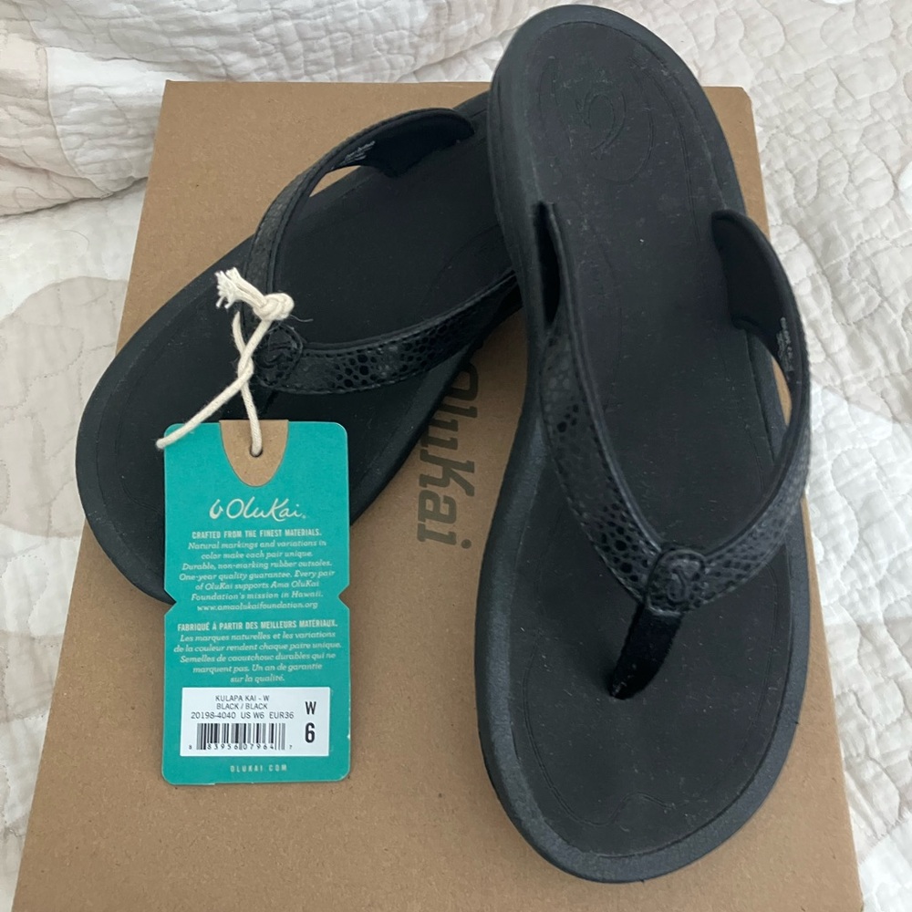 OluKai Women’s Kulapa Kai Beack Sandals 6 NIB